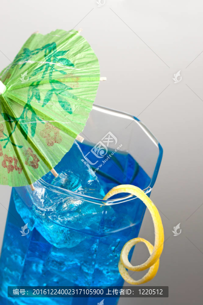 藍(lán)橙力嬌酒雞尾酒裝飾