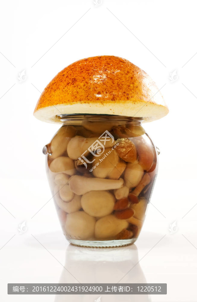 罐子里的蘑菇