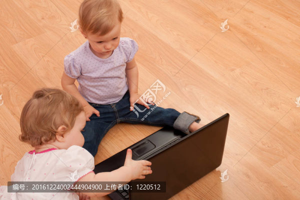 幼兒學習的筆記本電腦
