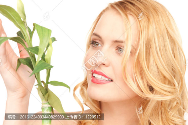 萌白的女人