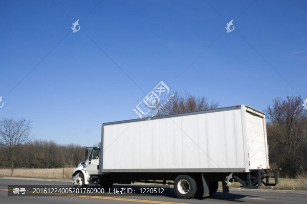 白色的卡車