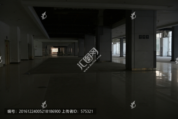 空蕩廠(chǎng)房