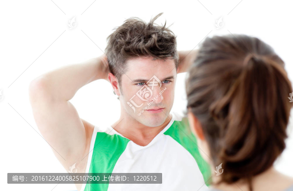 好看的男人做健身操與女人
