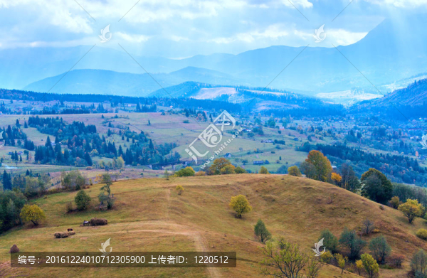秋天的山村