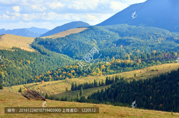 秋天的山村