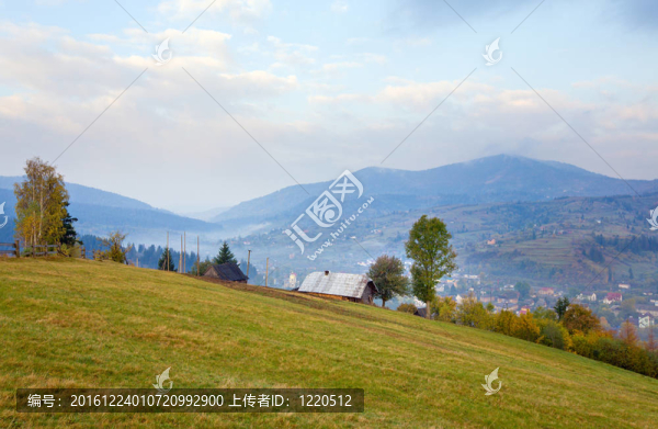 秋天的山村