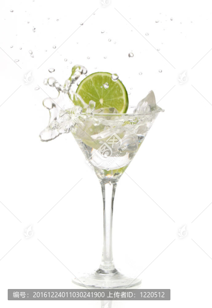 石灰濺入雞尾酒杯