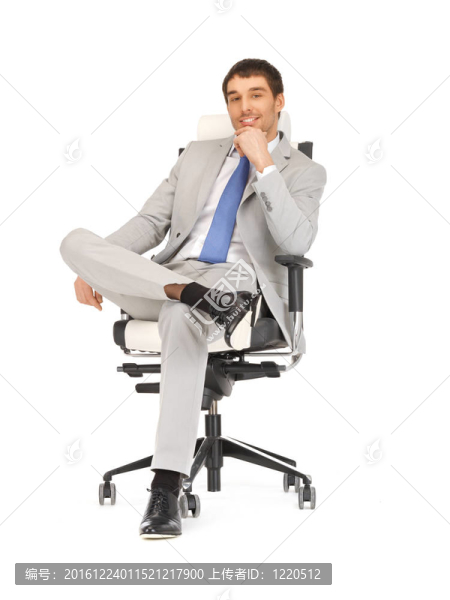 坐在椅子上的年輕商人