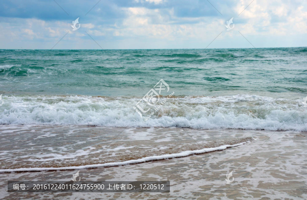 在一個暴風(fēng)雨的海景