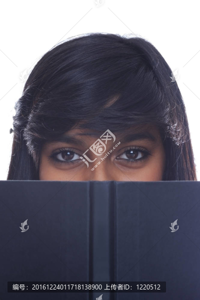 少女讀書