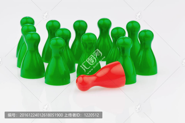 團(tuán)隊(duì)中的欺負(fù)。局外人