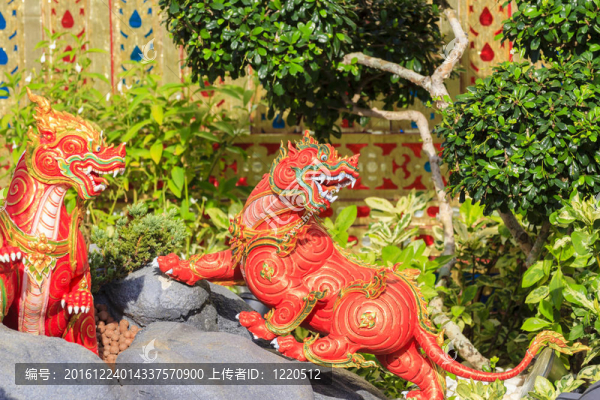 泰國文學(xué)中的動物獅雕像。