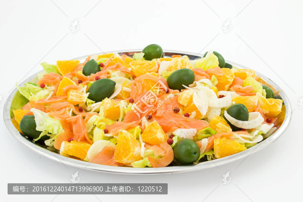 三文魚沙拉和橘子片