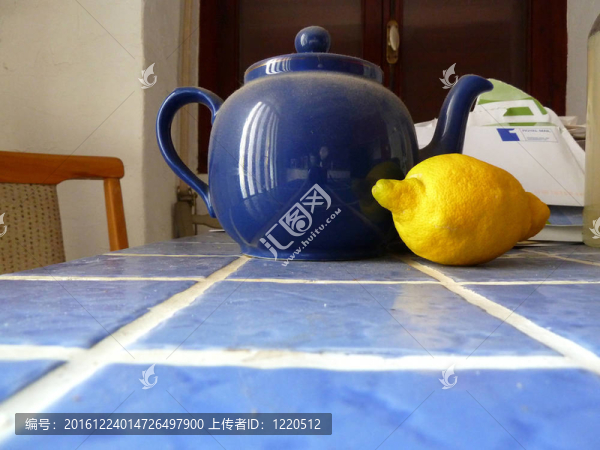 灰藍(lán)色茶壺
