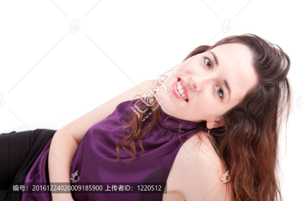年輕漂亮的女人擺姿勢