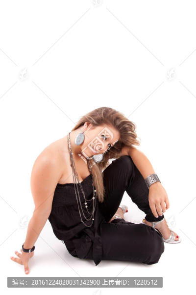 年輕漂亮的女人擺姿勢(shì)