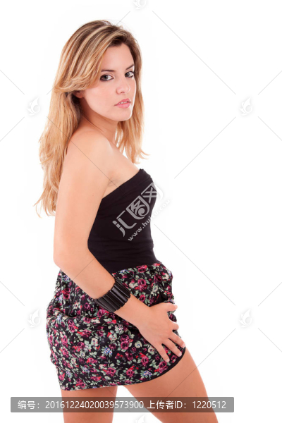 年輕漂亮的女人擺姿勢(shì)