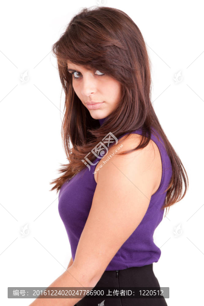 年輕漂亮的女人擺姿勢
