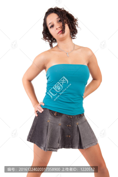 年輕漂亮的女人擺姿勢(shì)