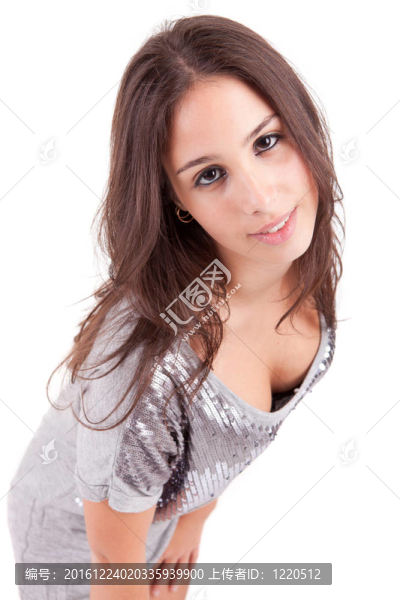年輕漂亮的女人擺姿勢