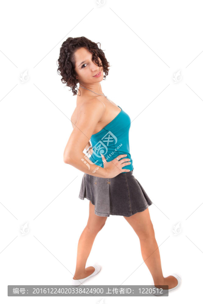 年輕漂亮的女人擺姿勢(shì)