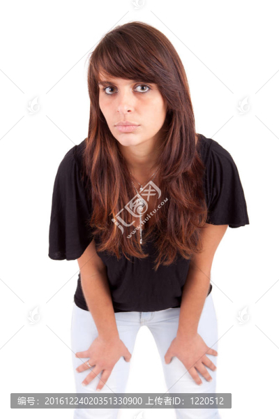 年輕漂亮的女人擺姿勢