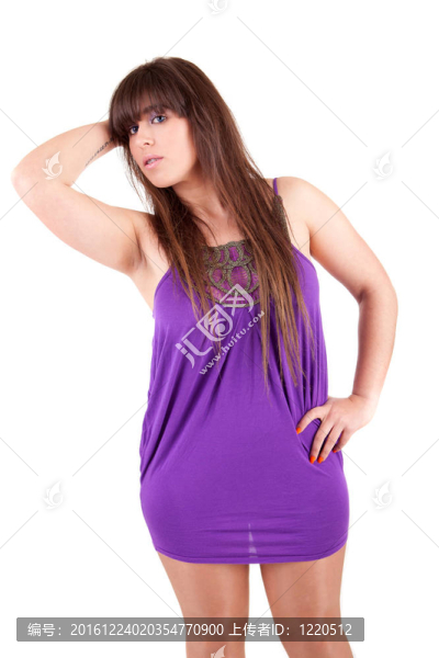 年輕漂亮的女人擺姿勢