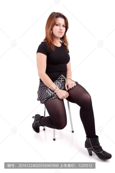 坐在椅子上的美女