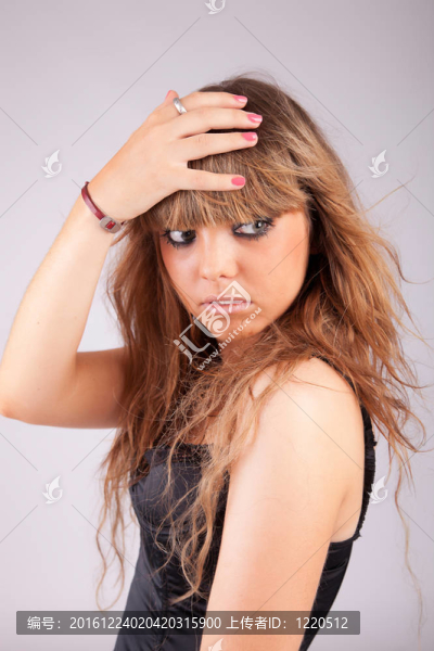 美麗的女人的姿勢