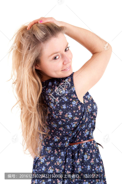 年輕漂亮的女人擺姿勢