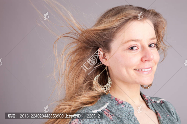 年輕美麗的女人肖像