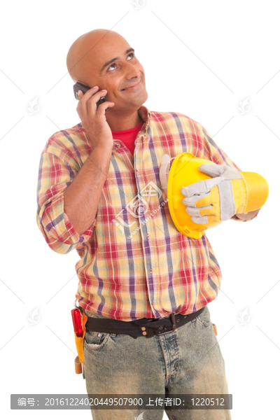 建筑工人在電話里