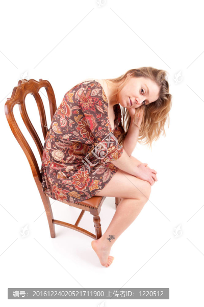 坐在椅子上的美女