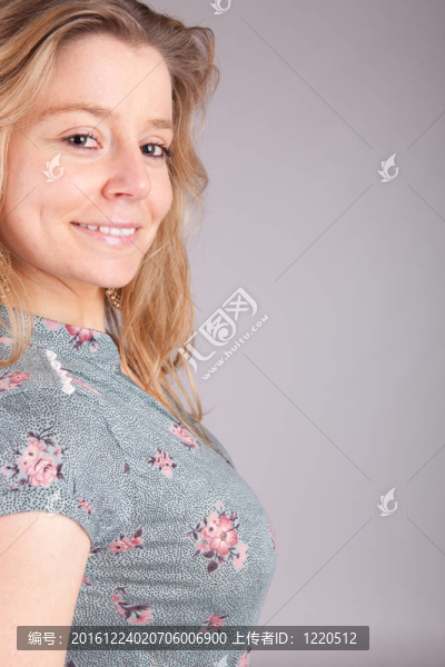 年輕美麗的女人肖像