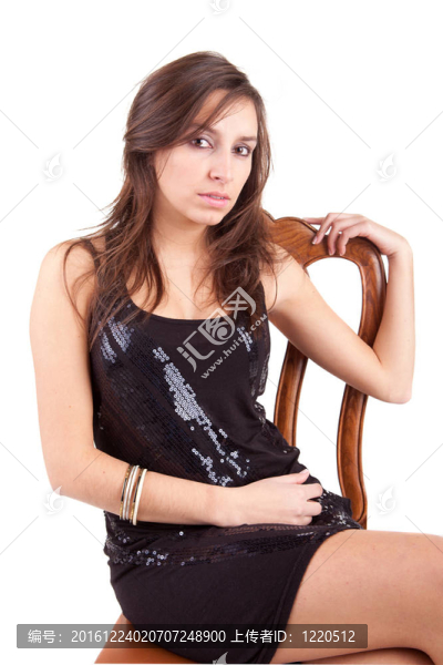 坐在椅子上的美女