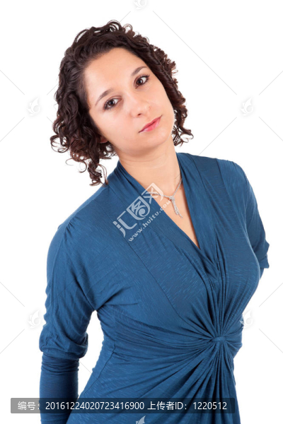 年輕漂亮的女人擺姿勢