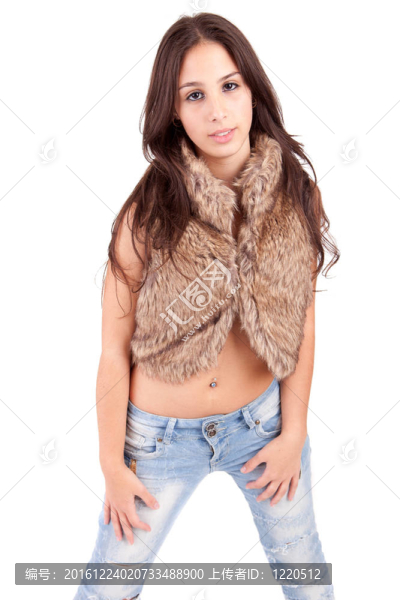 年輕漂亮的女人擺姿勢