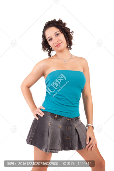 年輕漂亮的女人擺姿勢(shì)