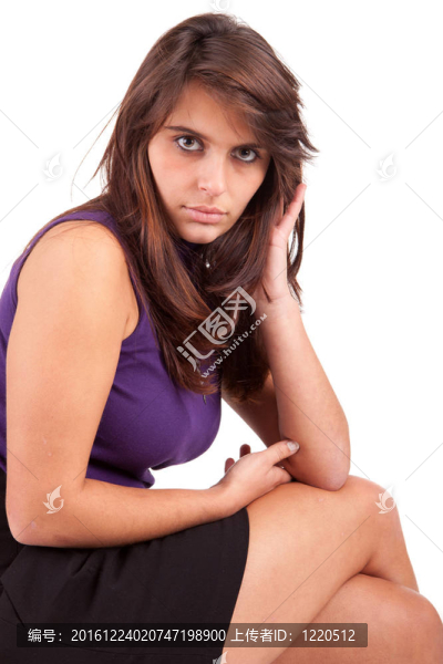 年輕漂亮的女人擺姿勢