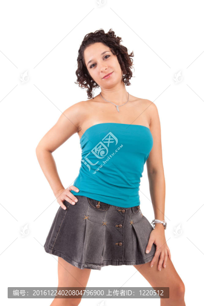 年輕漂亮的女人擺姿勢