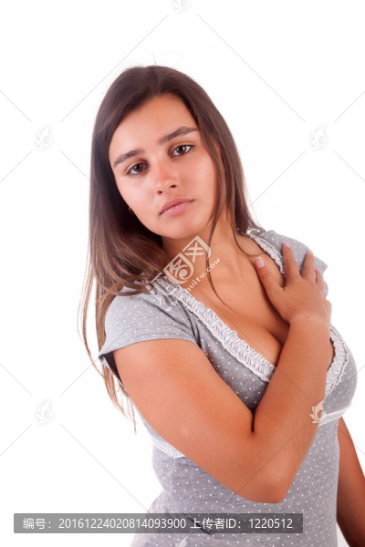 年輕漂亮的女人擺姿勢(shì)