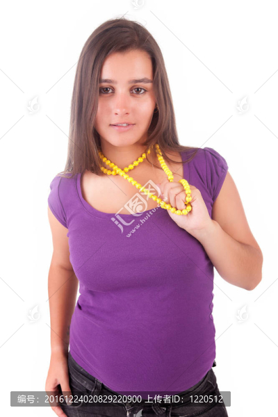 年輕漂亮的女人擺姿勢