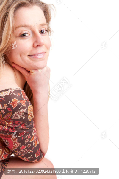 坐在椅子上的美女