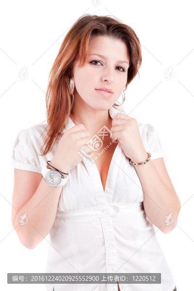 年輕漂亮的女人擺姿勢(shì)