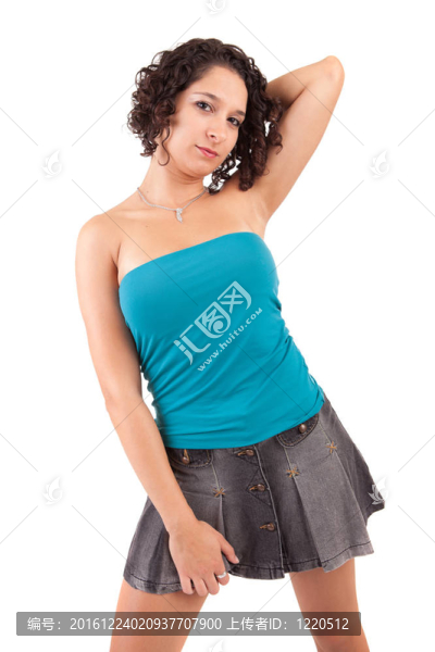 年輕漂亮的女人擺姿勢(shì)