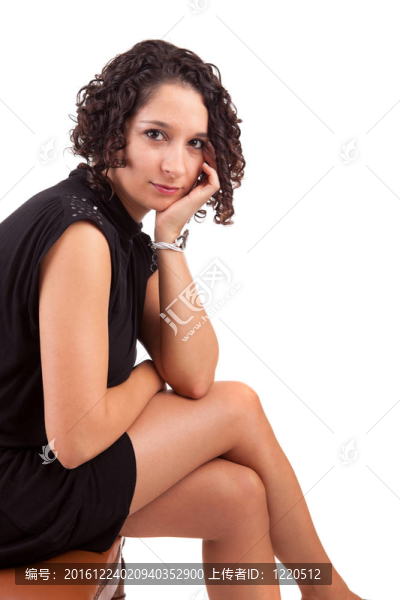 坐在椅子上的美女