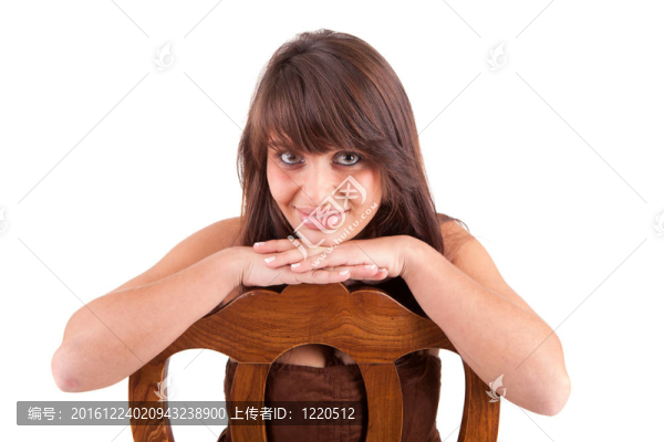 坐在椅子上的美女