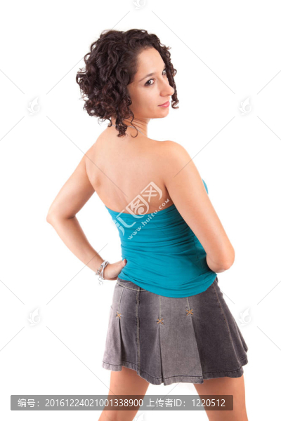 年輕漂亮的女人擺姿勢