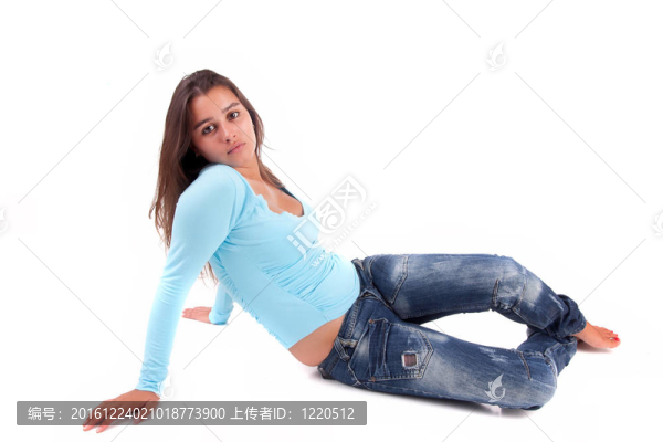 年輕漂亮的女人擺姿勢(shì)