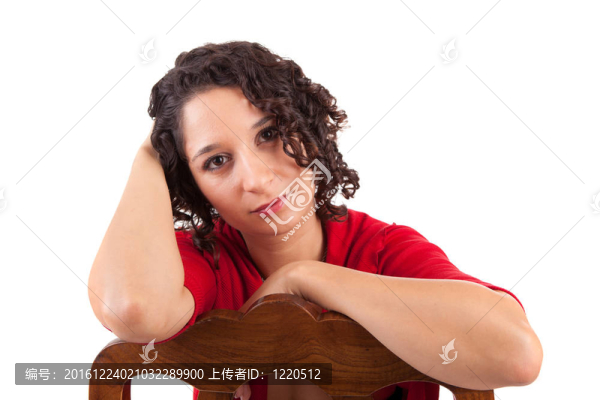 坐在椅子上的美女